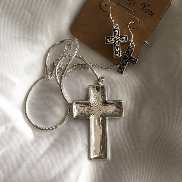 💥New Silver Filagree Cross Necklace Earring Set - Picture 4 of 9